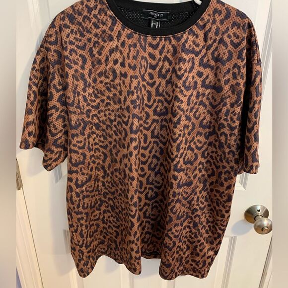 Forever 21 XL leaopard short sleeve shirt - Picture 1 of 4